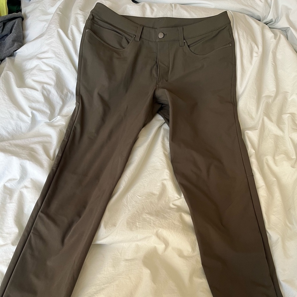 Lululemon abc slim fit warpstreme 32W 34L olive green